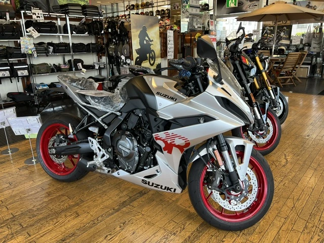 GSX-8R